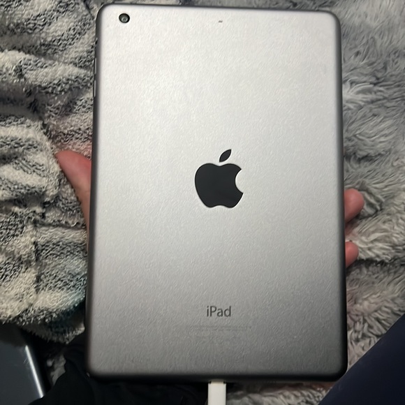 Apple iPad mini model A 1599 space grey 128 GB - Picture 1 of 2